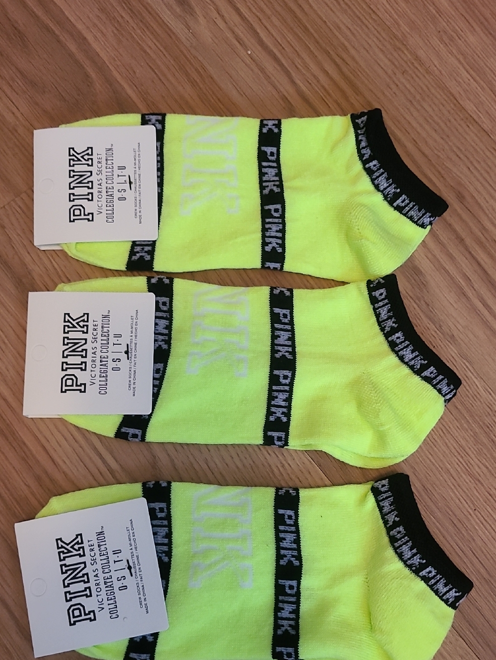 PINK Victoria's Secret Neon Green Low-Cut Athletic Socks - 3 Pack